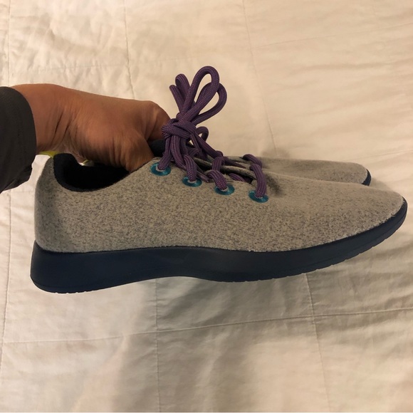 AllBirds wool runners, gray, Like new - Picture 4 of 10
